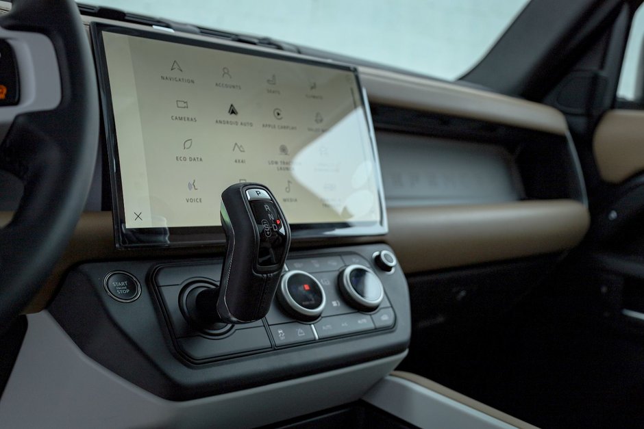 2026 Land Rover Defender 110 S-14