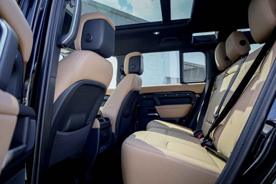 2026 Land Rover Defender 110 S-12