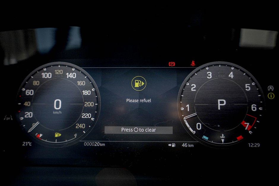 2026 Land Rover Defender 130 X-Dynamic SE-7