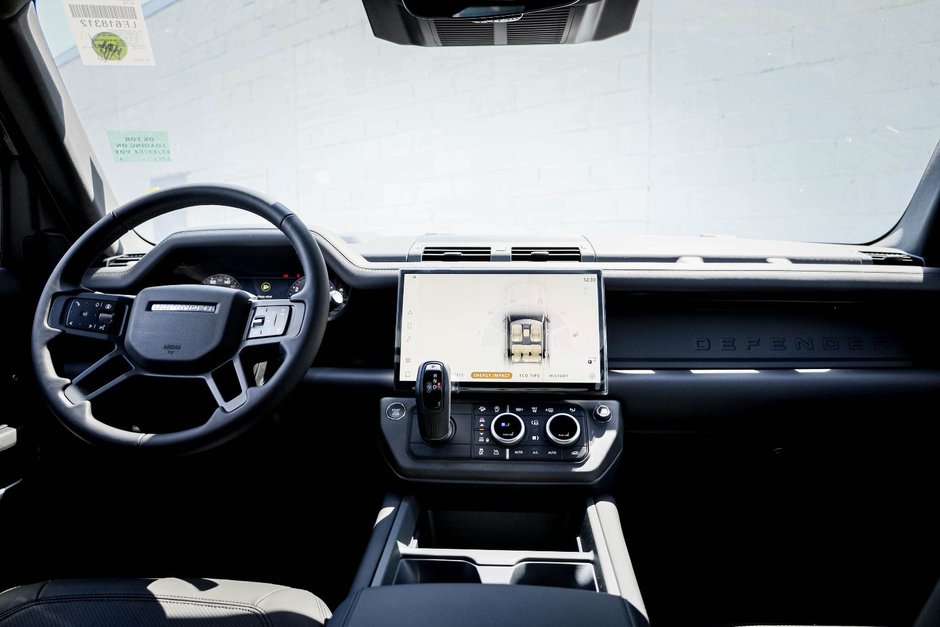 2026 Land Rover Defender 130 X-Dynamic SE-15