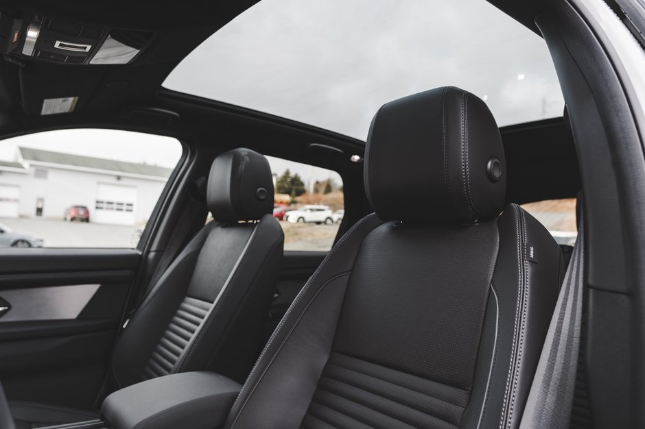 2024 Land Rover DISCOVERY SPORT P250 Dynamic SE-11
