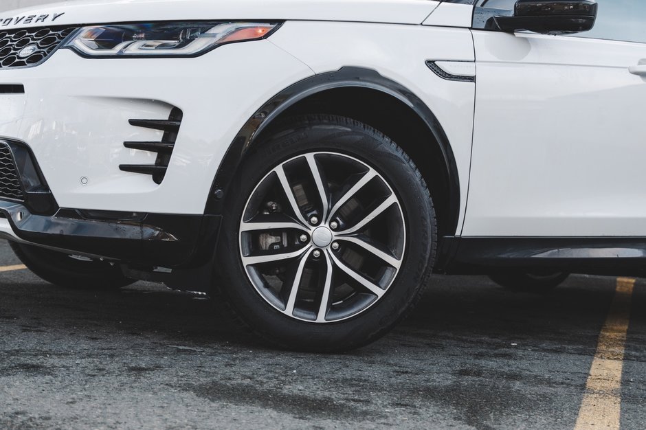 2024 Land Rover DISCOVERY SPORT P250 Dynamic SE-2