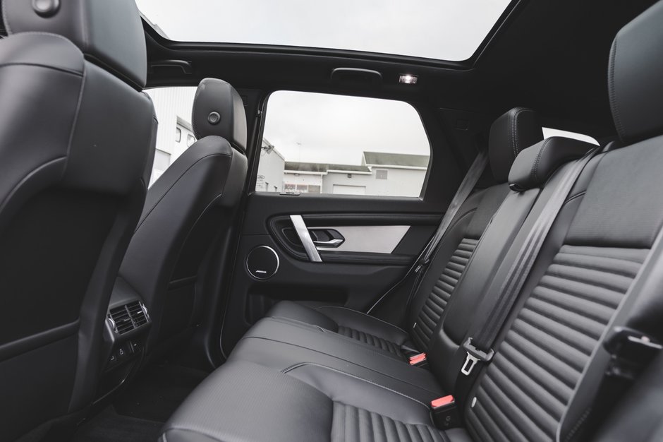 2024 Land Rover DISCOVERY SPORT P250 Dynamic SE-23