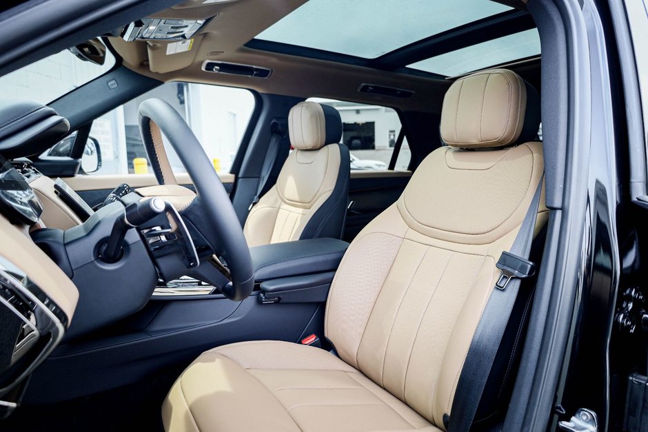 2026 Land Rover Range Rover Sport Dynamic SE-12