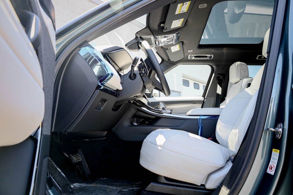 2026 Land Rover Range Rover Sport S-10