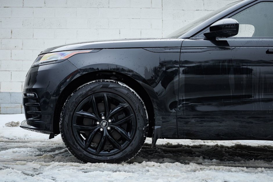 2026 Land Rover Range Rover Velar Dynamic SE-3