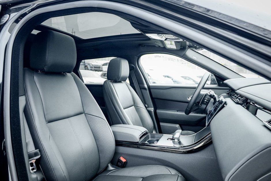 2026 Land Rover Range Rover Velar Dynamic SE-21