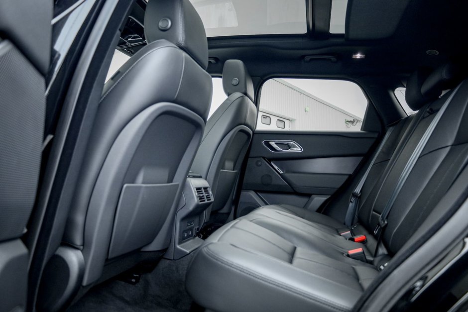 2026 Land Rover Range Rover Velar Dynamic SE-18