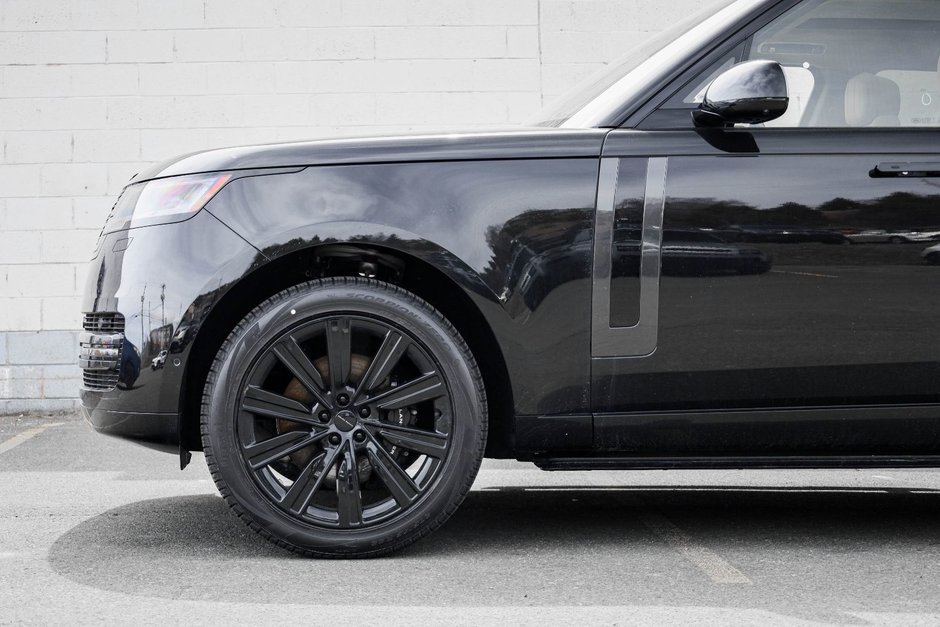 2026 Land Rover Range Rover SE SWB-1