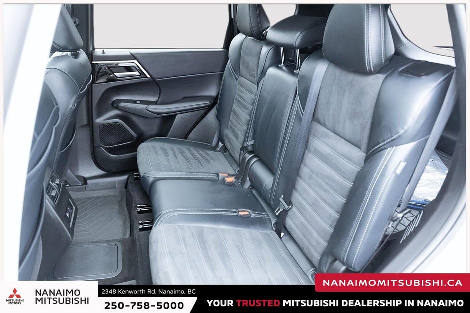 2024 Mitsubishi OUTLANDER PHEV LE-13