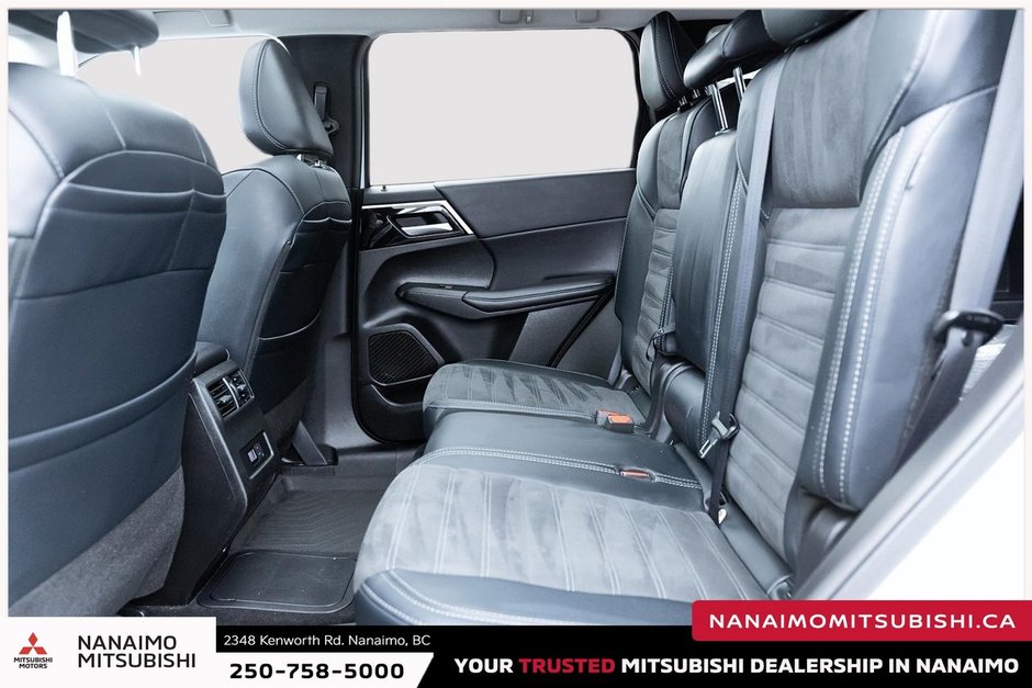 2024 Mitsubishi OUTLANDER PHEV LE-12
