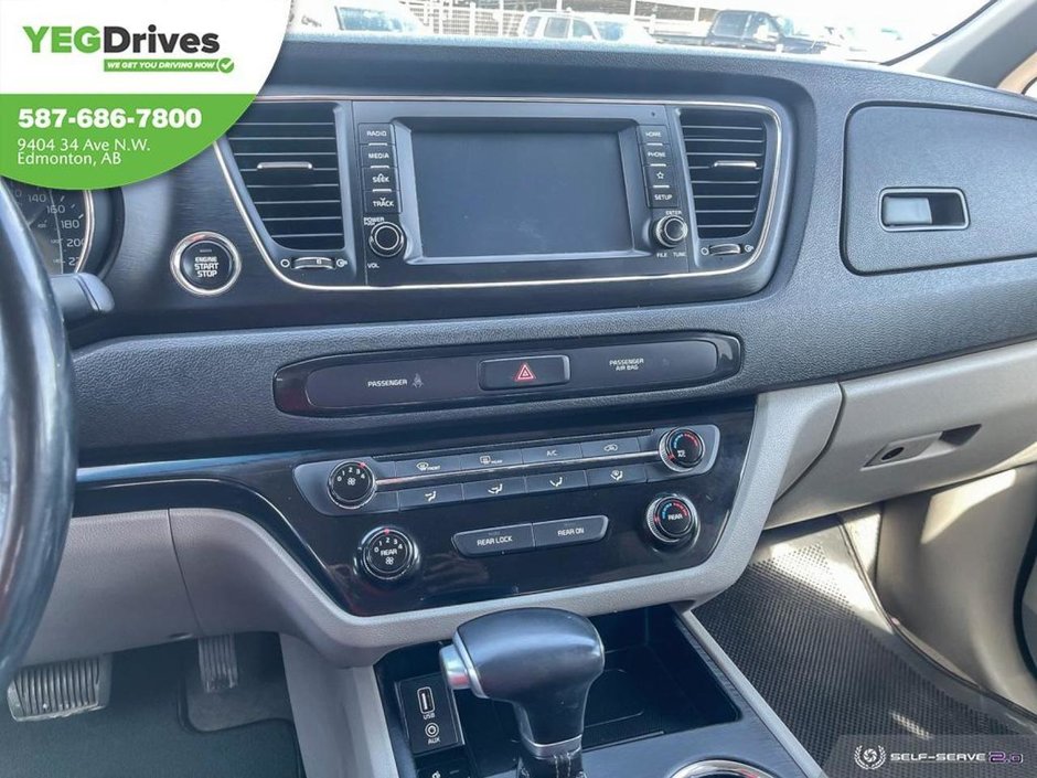 2020 Kia Sedona LX-18