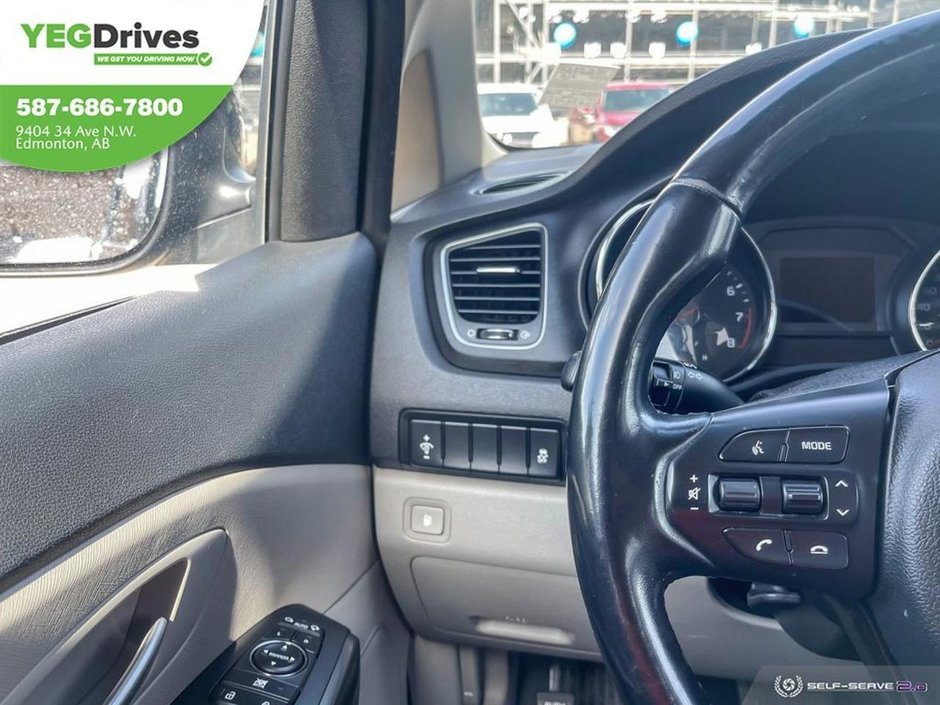 2020 Kia Sedona LX-16