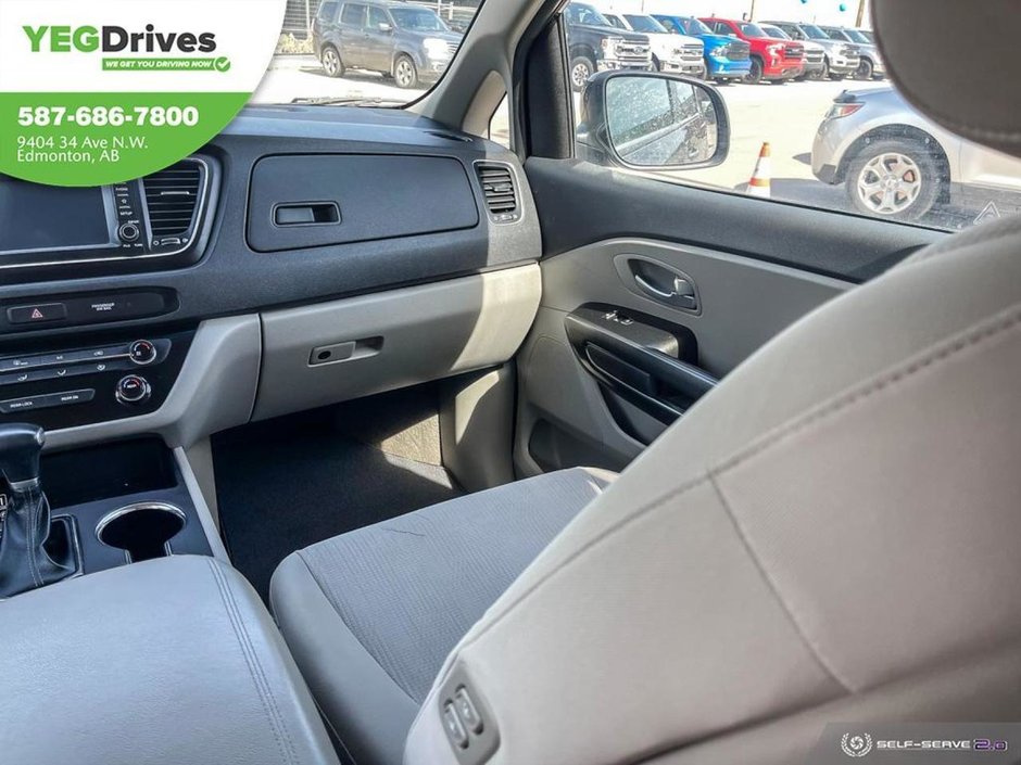 2020 Kia Sedona LX-24