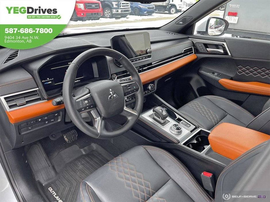 2025 Mitsubishi Outlander Plug-In Hybrid GT-12