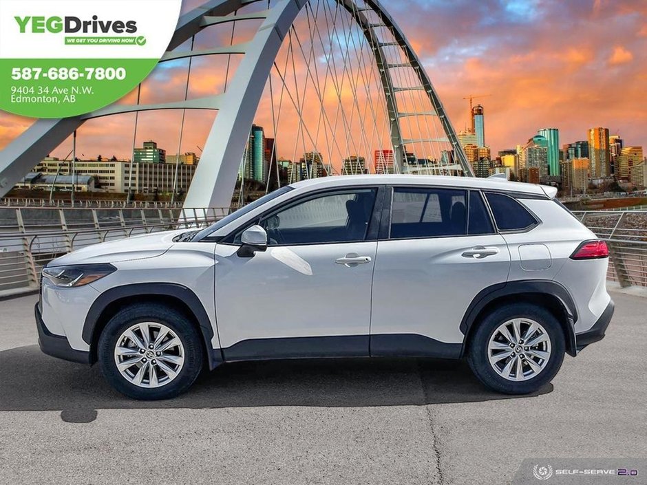 2023 Toyota COROLLA CROSS LE-2