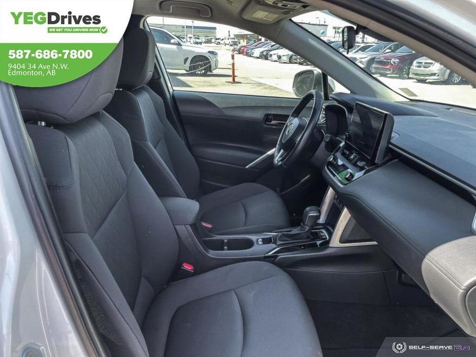 2023 Toyota COROLLA CROSS LE-21