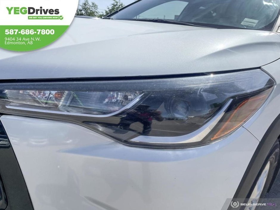 2023 Toyota COROLLA CROSS LE-7