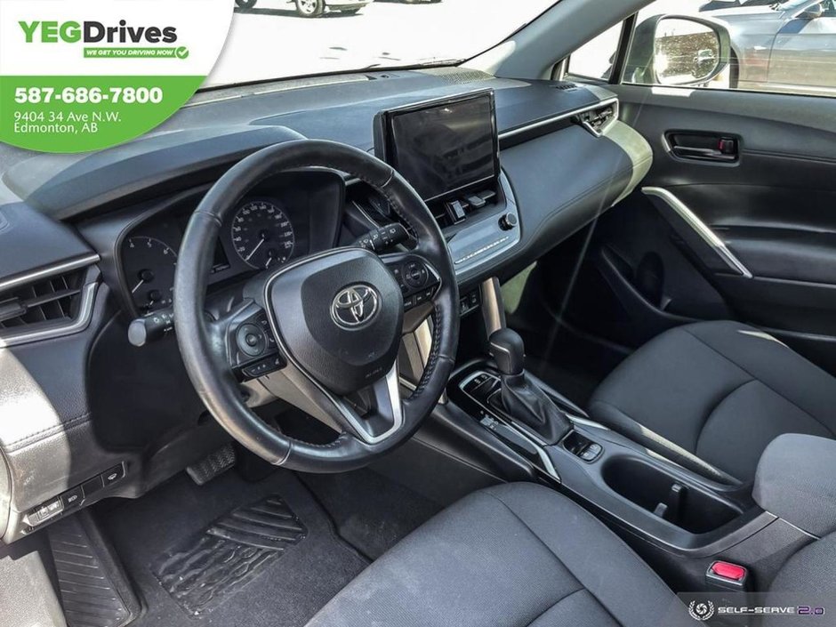 2023 Toyota COROLLA CROSS LE-12