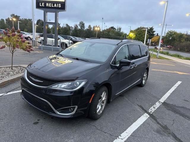 Chrysler Pacifica  2017 à Montréal, Québec - w940px