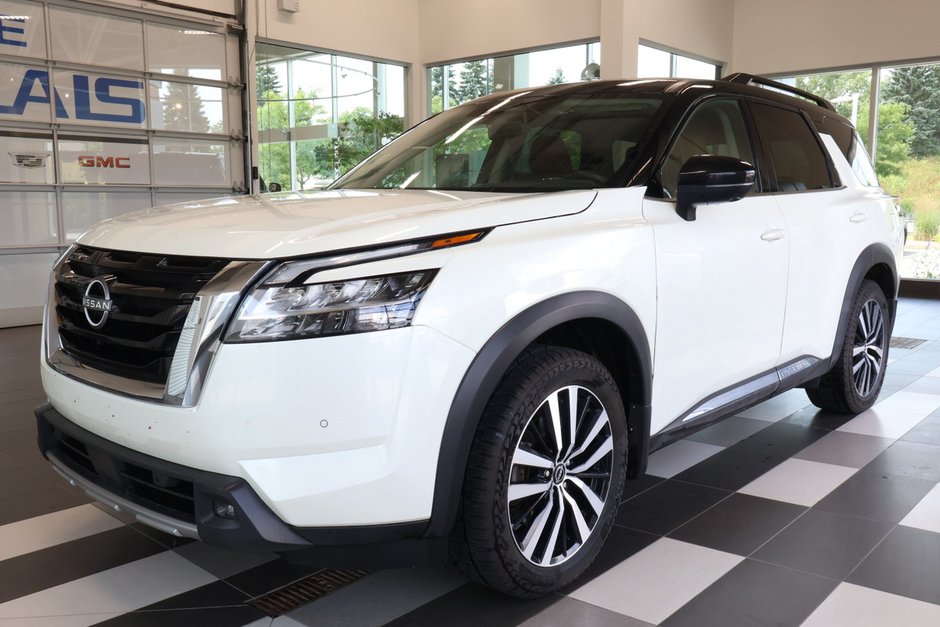 Nissan Pathfinder Platinum 2024 à Montréal, Québec - w940px
