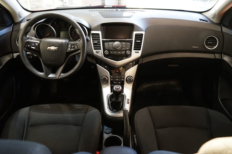 2015 Chevrolet Cruze 1LT-30