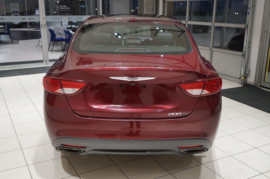 2016 Chrysler 200 S-3