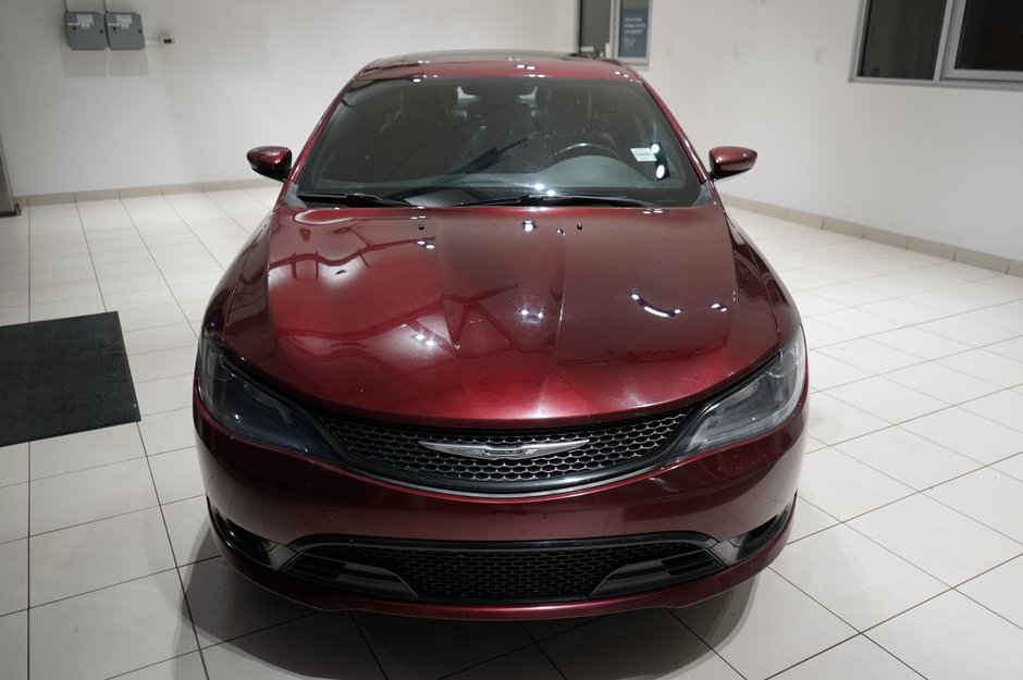 2016 Chrysler 200 S-9