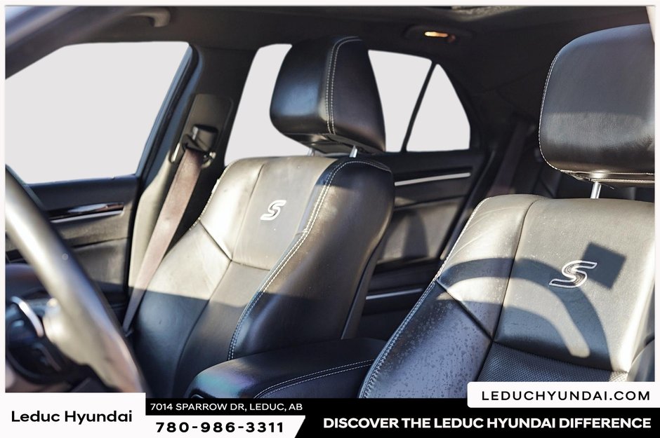 2021 Chrysler 300 S-12