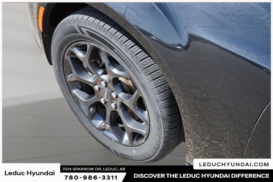2023 Chrysler 300 Touring-6