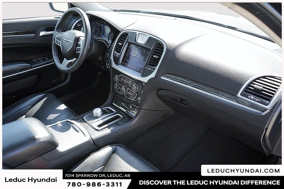2023 Chrysler 300 Touring-9