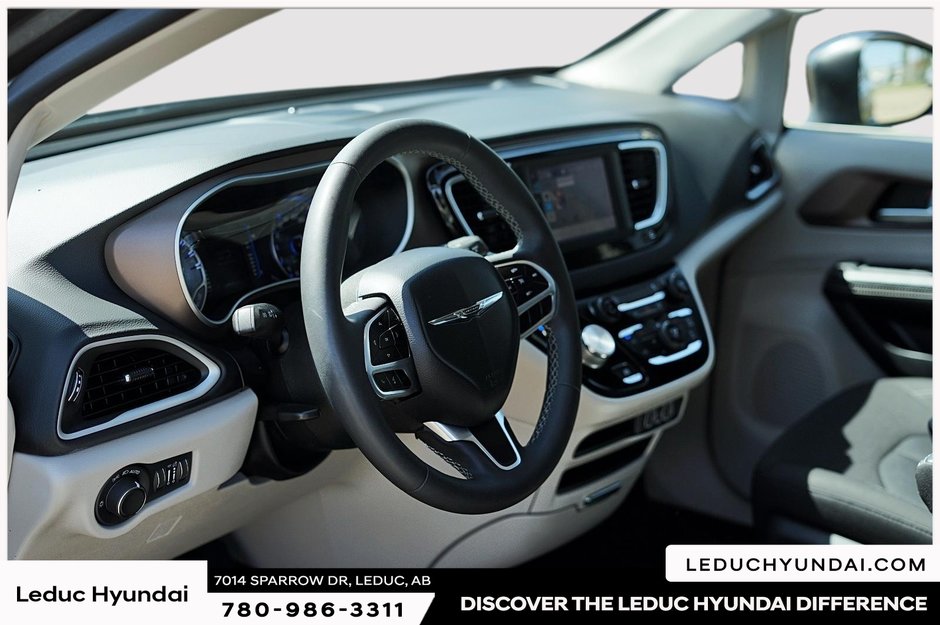 2022 Chrysler Grand Caravan SXT-11