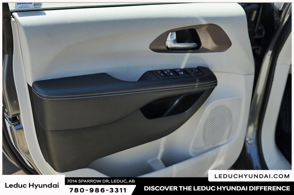 2022 Chrysler Grand Caravan SXT-10