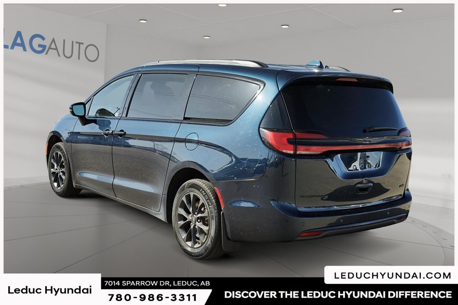 2022 Chrysler Pacifica Touring-3