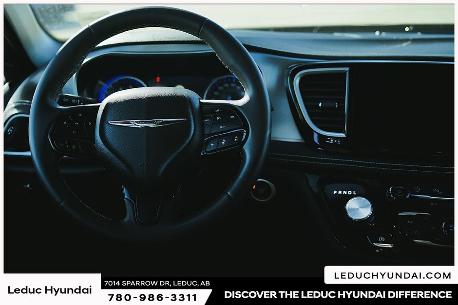 2022 Chrysler Pacifica Touring-13