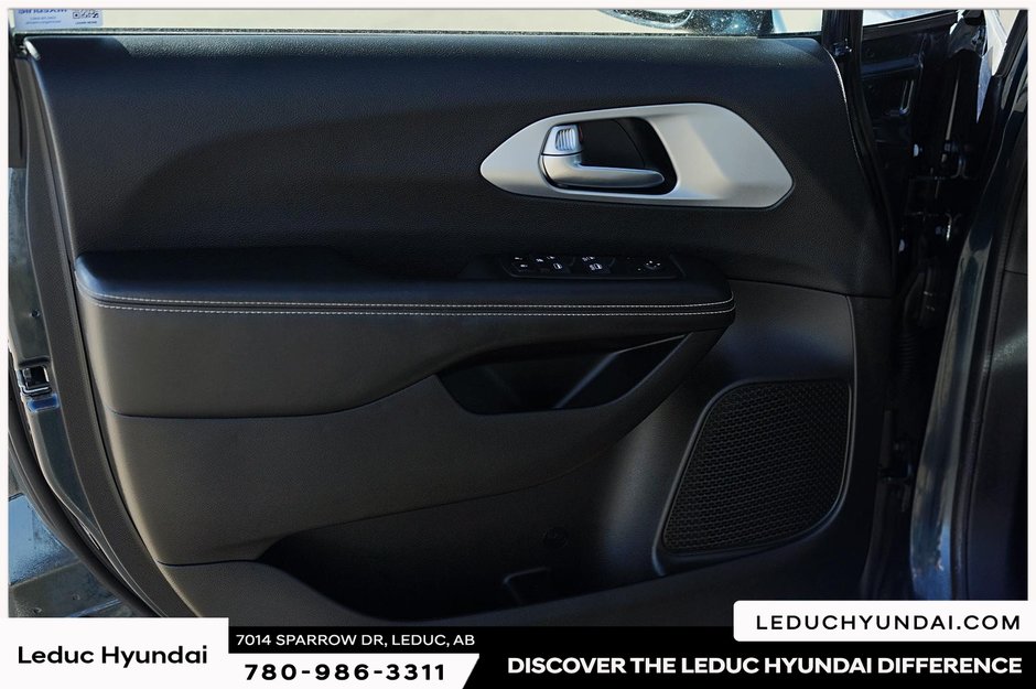 2022 Chrysler Pacifica Touring-9