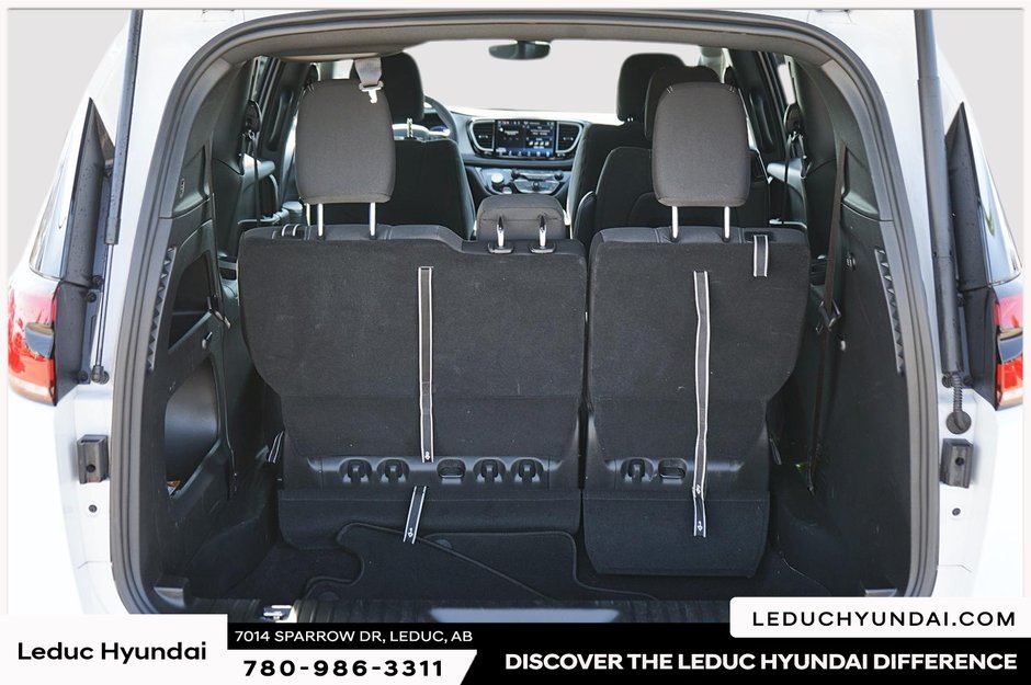 2024 Chrysler Pacifica Touring-5