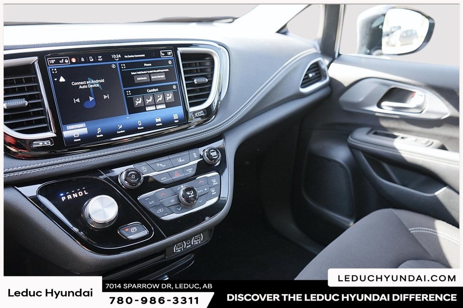 2024 Chrysler Pacifica Touring-13