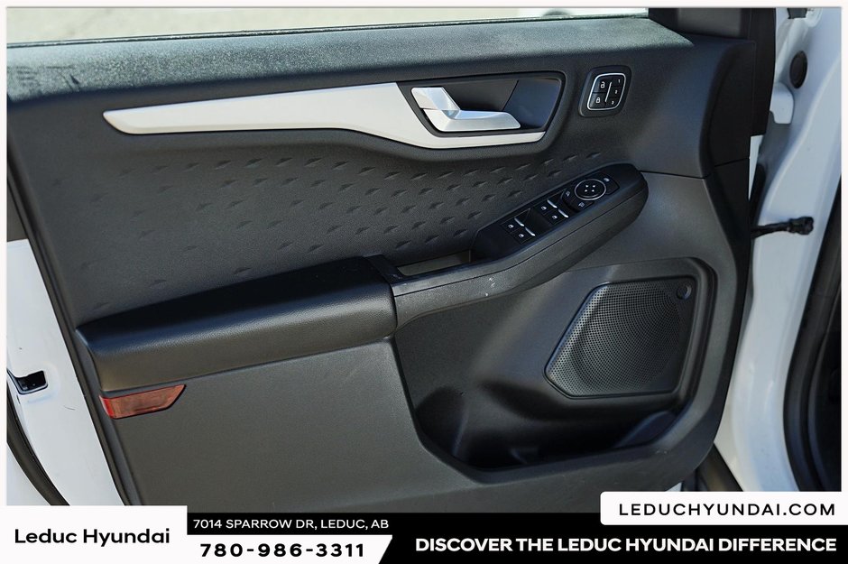 2020 Ford Escape SEL-11