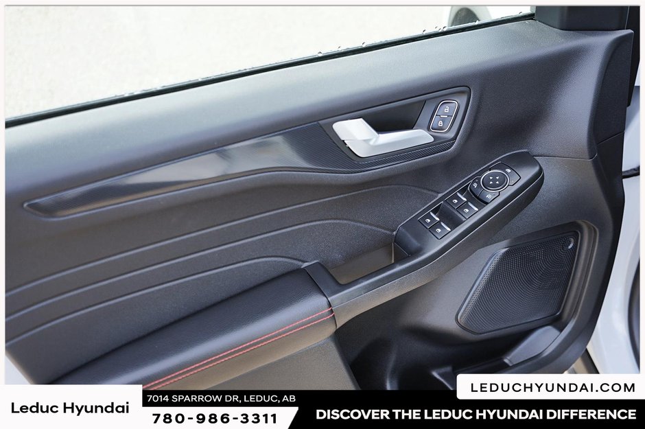 2025 Ford Escape ST-Line Select-10