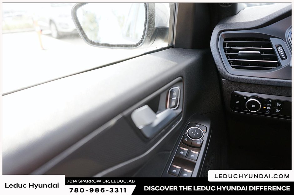 2025 Ford Escape ST-Line Select-15