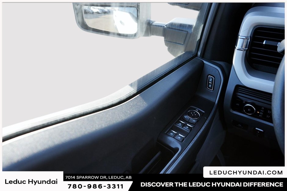 2023 Ford F-350SD XLT-17