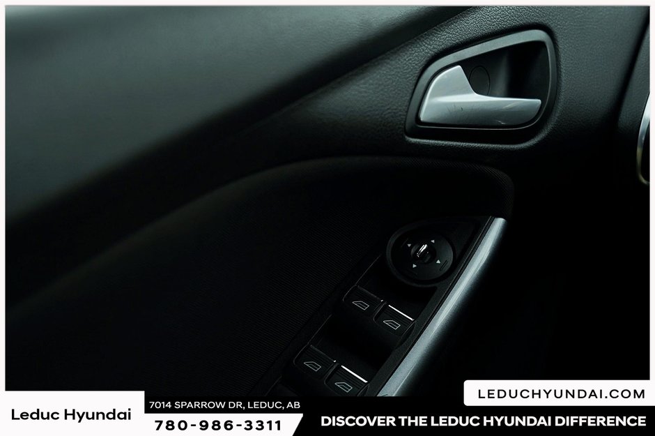 2012 Ford Focus Titanium-14