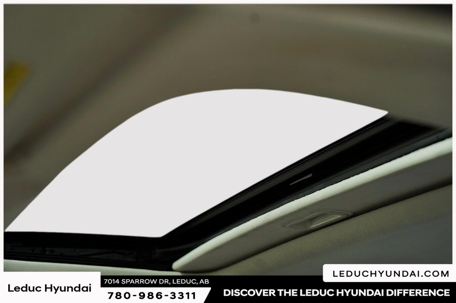 2012 Ford Focus Titanium-16