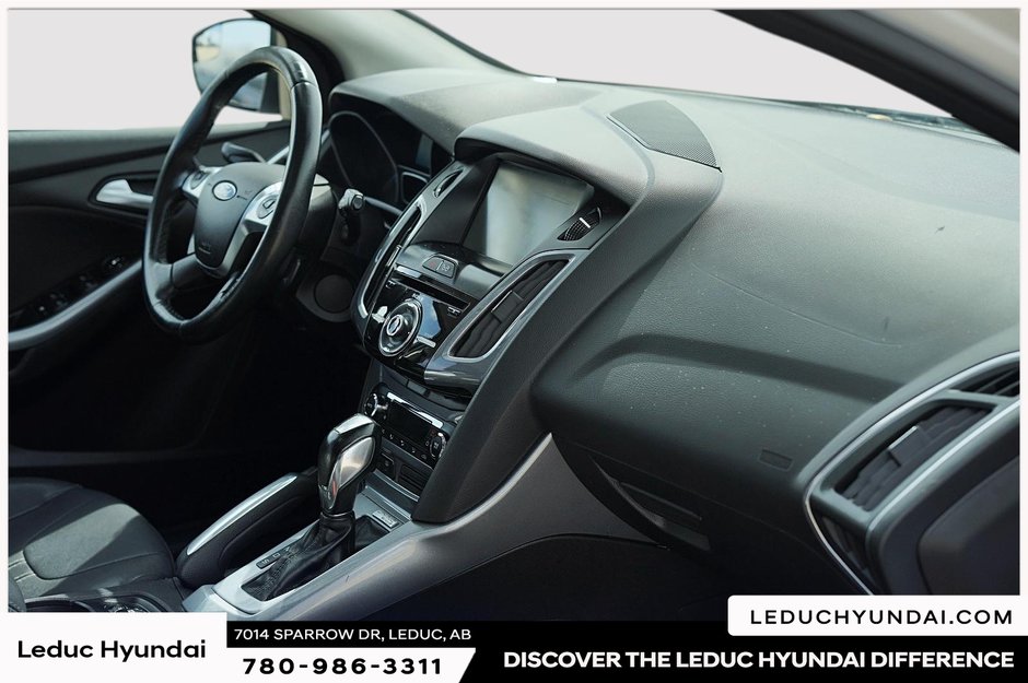 2012 Ford Focus Titanium-10
