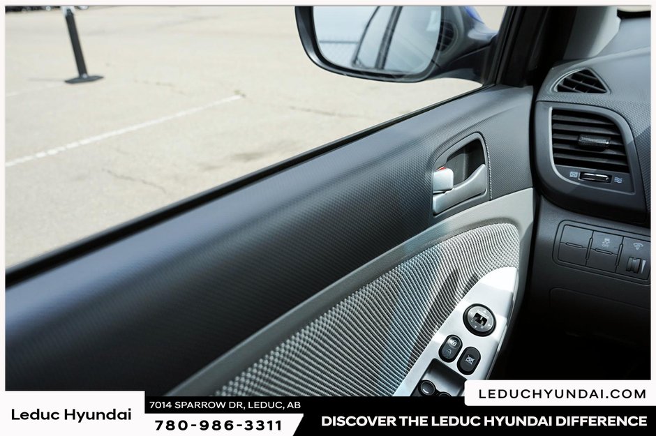 2013 Hyundai Accent GL-15