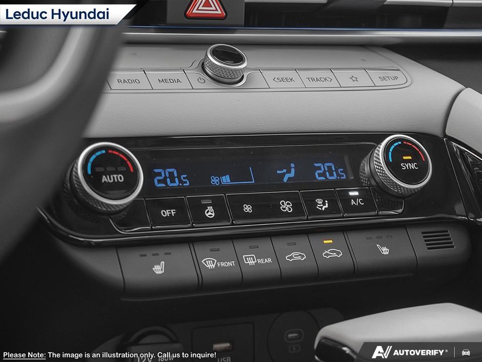 2026 Hyundai Elantra Hybrid Luxury Two-Tone Interior-21