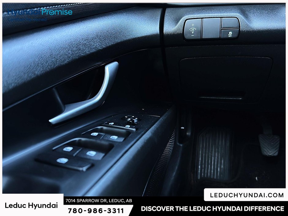 2022 Hyundai Elantra Essential-17