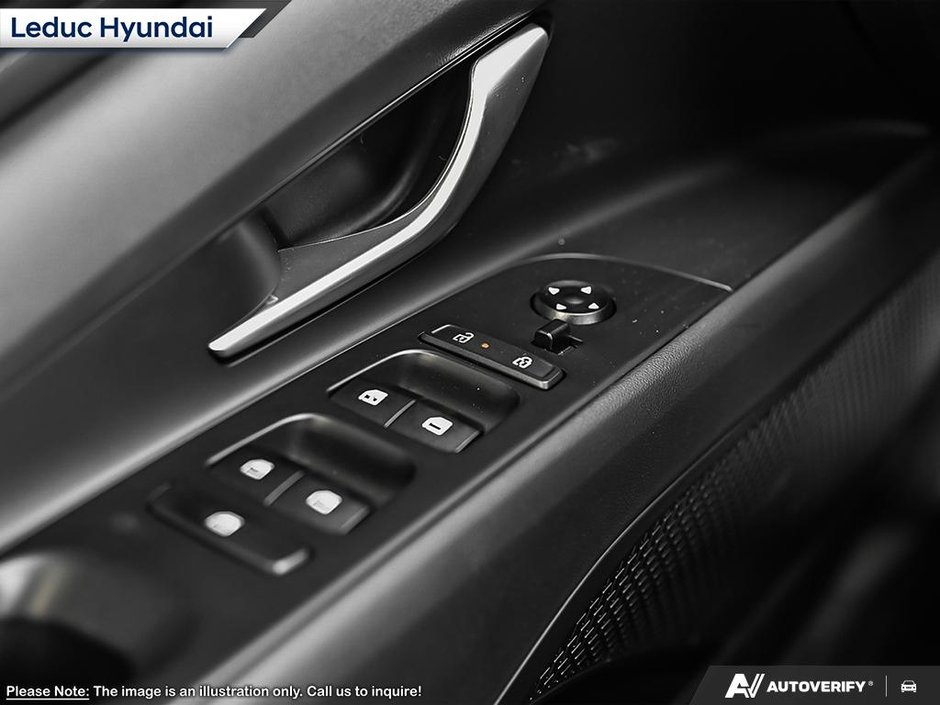 2025 Hyundai Elantra Luxury-12