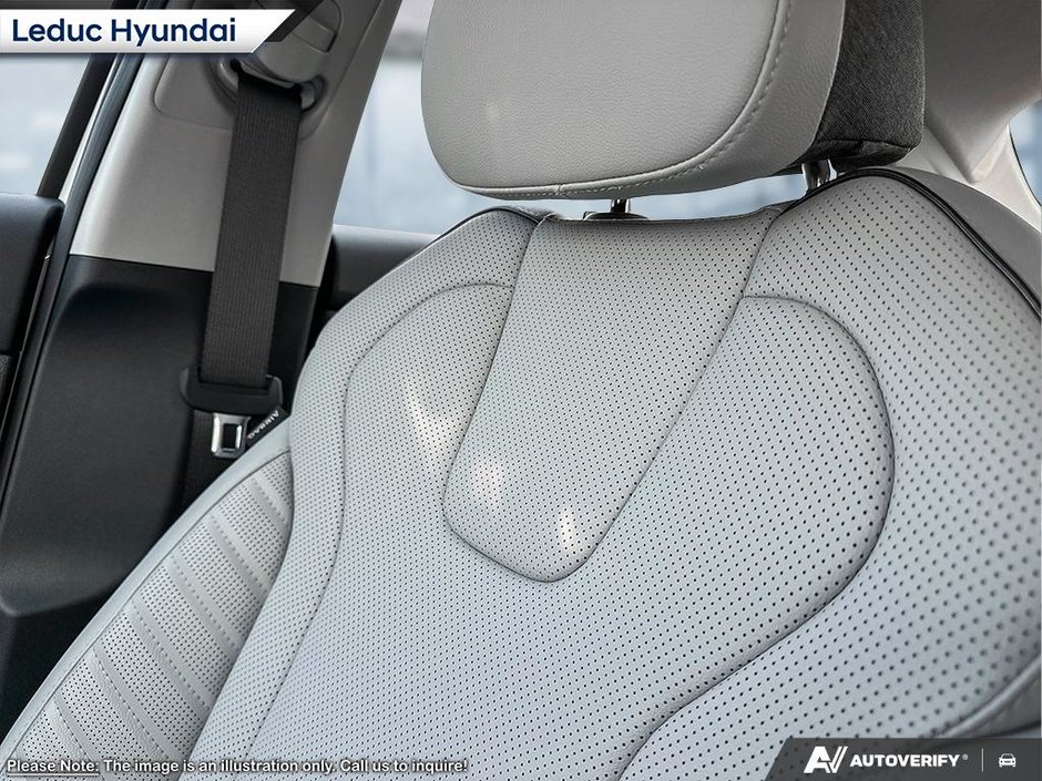 2026 Hyundai Elantra Luxury Two-Tone Interior-18